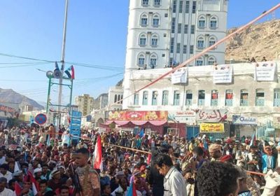 بالصور.. ساحة الحرية بالمكلا تستقبل مؤيدي الهبة الحضرمية