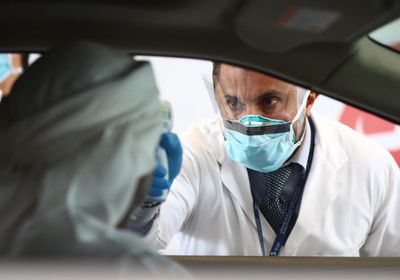 الإمارات ترصد 1,621 إصابة جديدة بكورونا ووفاة واحدة