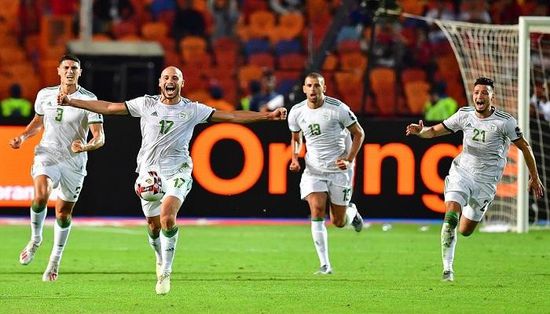 كورونا يضرب منتخب الجزائر قبل الأمم الأفريقية