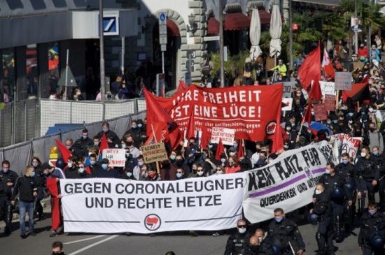 تظاهرات في ألمانيا احتجاجًا على قيود كورونا خلال أعياد الميلاد