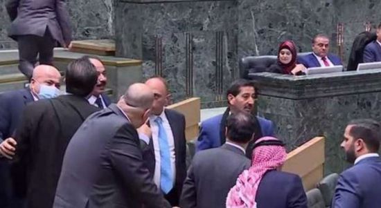  تفاصيل اشتباكات أعضاء مجلس النواب الأردني.. مقطع فيديو يكشف الواقعة