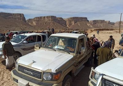 تمهيدا للاعتصام.. حشود تتجه إلى العيون بساحل حضرموت