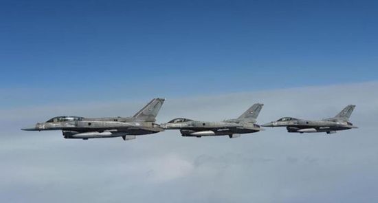 التحالف يدك تمركزات حوثية في موقعين بمرخة