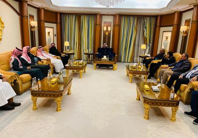 الزُبيدي يدعو أبناء المهرة للتكاتف ورص الصفوف