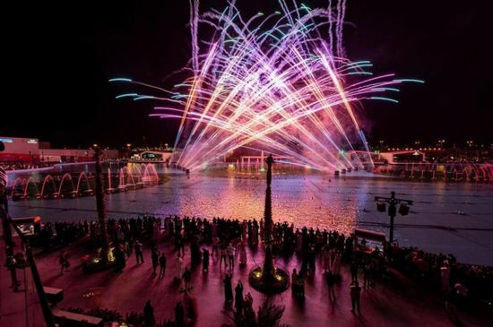 الألعاب النارية تزين سماء الرياض احتفالًا بـ2022
