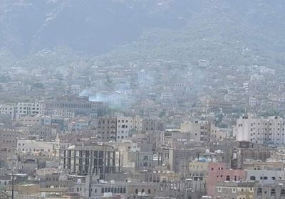 قصف حوثي مكثف على أحياء تعز