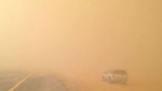 رياح مثيرة للأتربة بالمناطق الصحراوية غدًا