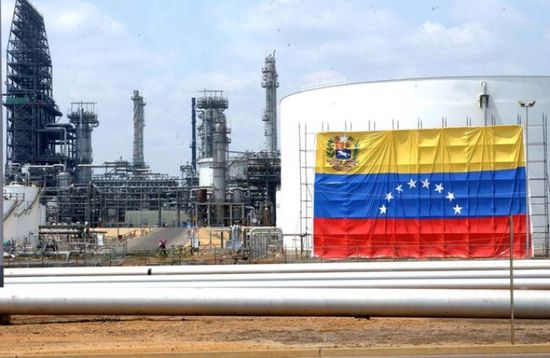 فنزويلا تتحدى أمريكا وتضاعف صادرات النفط 