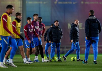 كورونا يضرب برشلونة مجددًا.. إصابة اثنين من لاعبيه