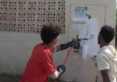 حملة لإزالة شعارات الحوثي في حيس