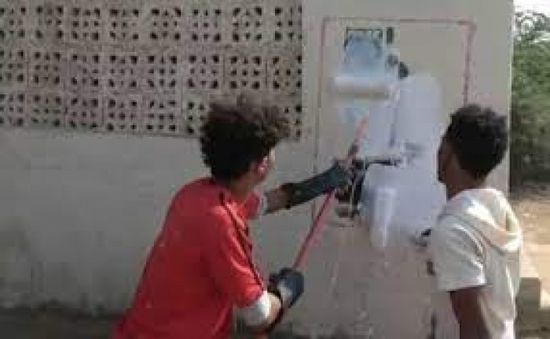 حملة لإزالة شعارات الحوثي في حيس