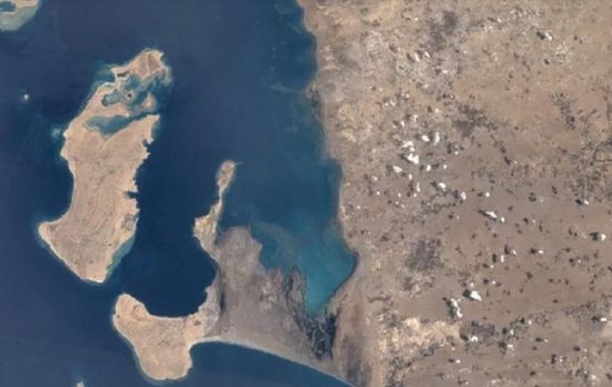 منطقة لتفخيخ الزوارق الحوثية بجوار ميناء الصليف