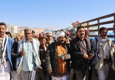 "انتقالي شبوة" يوجه قافلة دعم لأبطال "العمالقة"