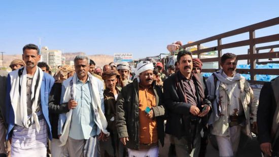 "انتقالي شبوة" يوجه قافلة دعم لأبطال "العمالقة"