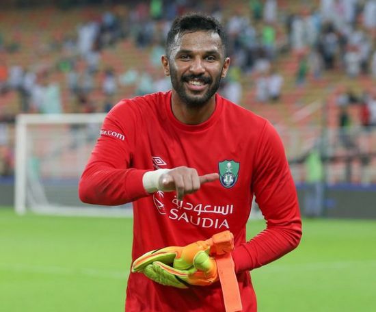الهلال السعودي يتعاقد مع حارس الأهلي 3 مواسم