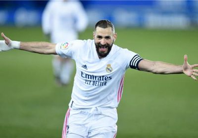 بنزيما يعرب عن سعادته بعد الـ300 هدف