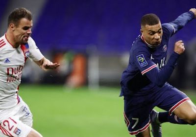باريس سان جيرمان يتعادل إيجابيًا أمام ليون