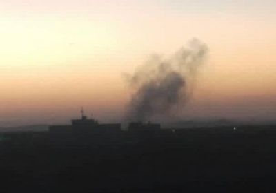 مليشيا الحوثي تهاجم تجمعا للعمالقة في عتق بصاروخ