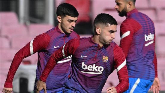 برشلونة يعلن تعافي لاعبين اثنين من كورونا