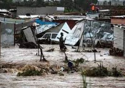 مصرع 10 أشخاص في فيضانات بجنوب أفريقيا