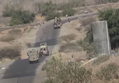 مليشيا الشرعية تفتح النار على أطقم لـ "العمالقة" بعتق