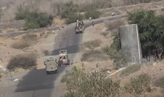 مليشيا الشرعية تفتح النار على أطقم لـ "العمالقة" بعتق