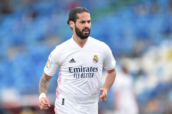 برشلونة يقترب من ضم نجم ريال مدريد بالمجان