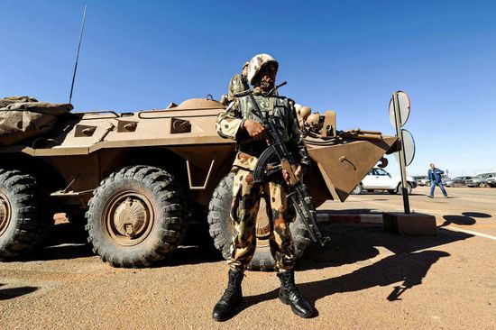 الجزائر.. الجيش يواصل استهداف الإرهابيين خلال 2022  