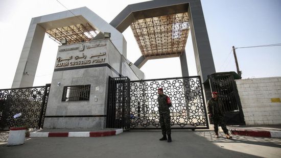 مصر تواصل فتح معبر رفح البري من الجانبين