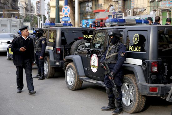 مصر.. انتحار طالب حزنًا على وفاة والدته بكورونا
