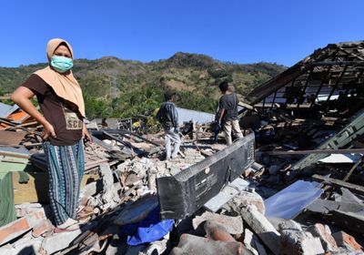 زلزال عنيف يضرب منطقة قبالة جزيرة جاوا في إندونيسيا