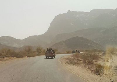 "مناطق عمليات".. التحالف يحظر العبور على طرق 4 مديريات