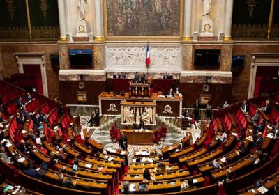 البرلمان الفرنسي يصادق على مشروع قانون شهادة التطعيم