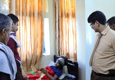 انتقالي شبوة يطمئن على جرحى العمالقة في عتق