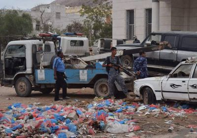 إزالة سوق قات منطقة الديس