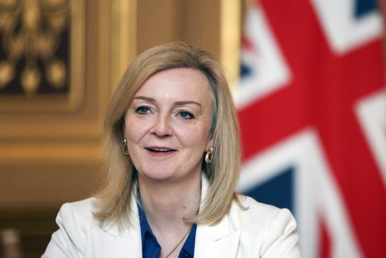وزيرة خارجية بريطانيا: ندين الهجمات الحوثية ضد الإمارات