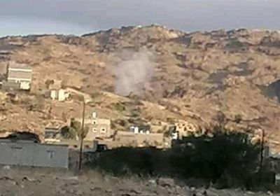 مدفعية مليشيا الحوثي تعتدي على قرية الحيد