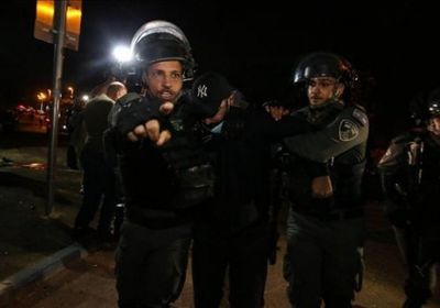 الاحتلال يعتقل شابًا فلسطينيًا بحي الشيخ جراح