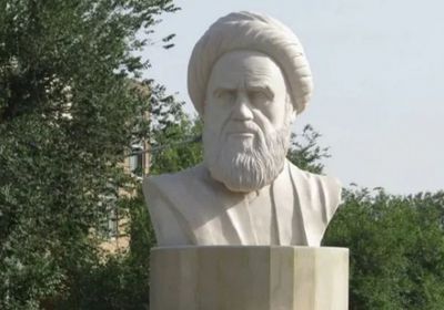 إيران تعتقل شخصًا بتهمة تدمير تمثال "الخميني"
