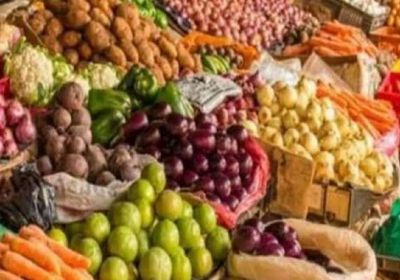 استقرار أسعار الخضروات والفواكه بأسواق عدن اليوم الإثنين