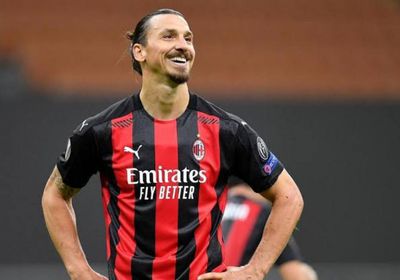 ما سبب إصابة إبراهيموفيتش في كلاسيكو إيطاليا؟