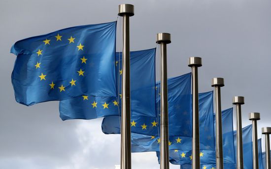 المفوضية الأوروبية تعتزم تقديم مساعدات مالية لأوكرانيا