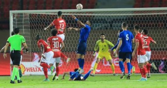 سموحة يتقدم بثلاثة أهداف على الأهلي