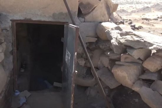 شاهد.. الخنادق تفشل في حماية الحوثي بحريب
