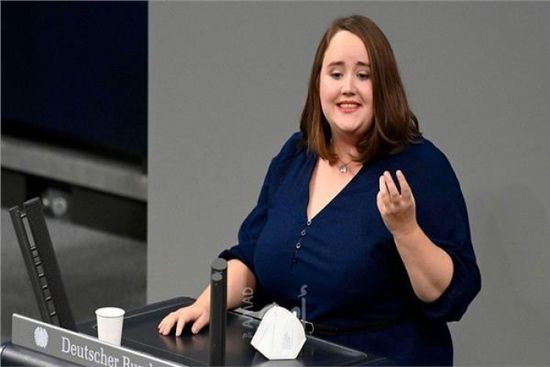 "الخضر الألماني" ينتخب أصغر زعيمة له لقيادة الحزب