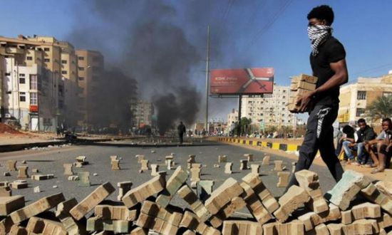 السلطات السودانية تحظر التجمعات وسط الخرطوم