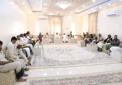 آل عفرار يترأس اجتماعا لتوحيد أبناء المهرة
