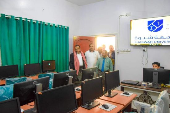  محافظ شبوة يتفقد عدة مرافق خدمية وتعليمية