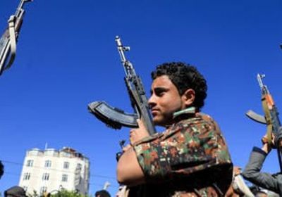 قذيفة حوثية تقتل مدنيا وتصيب آخرين في حيس