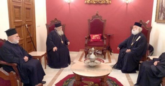 رفضوا التطعيم.. أساقفة قبرص يعلقون عمل عشرات الكهنة